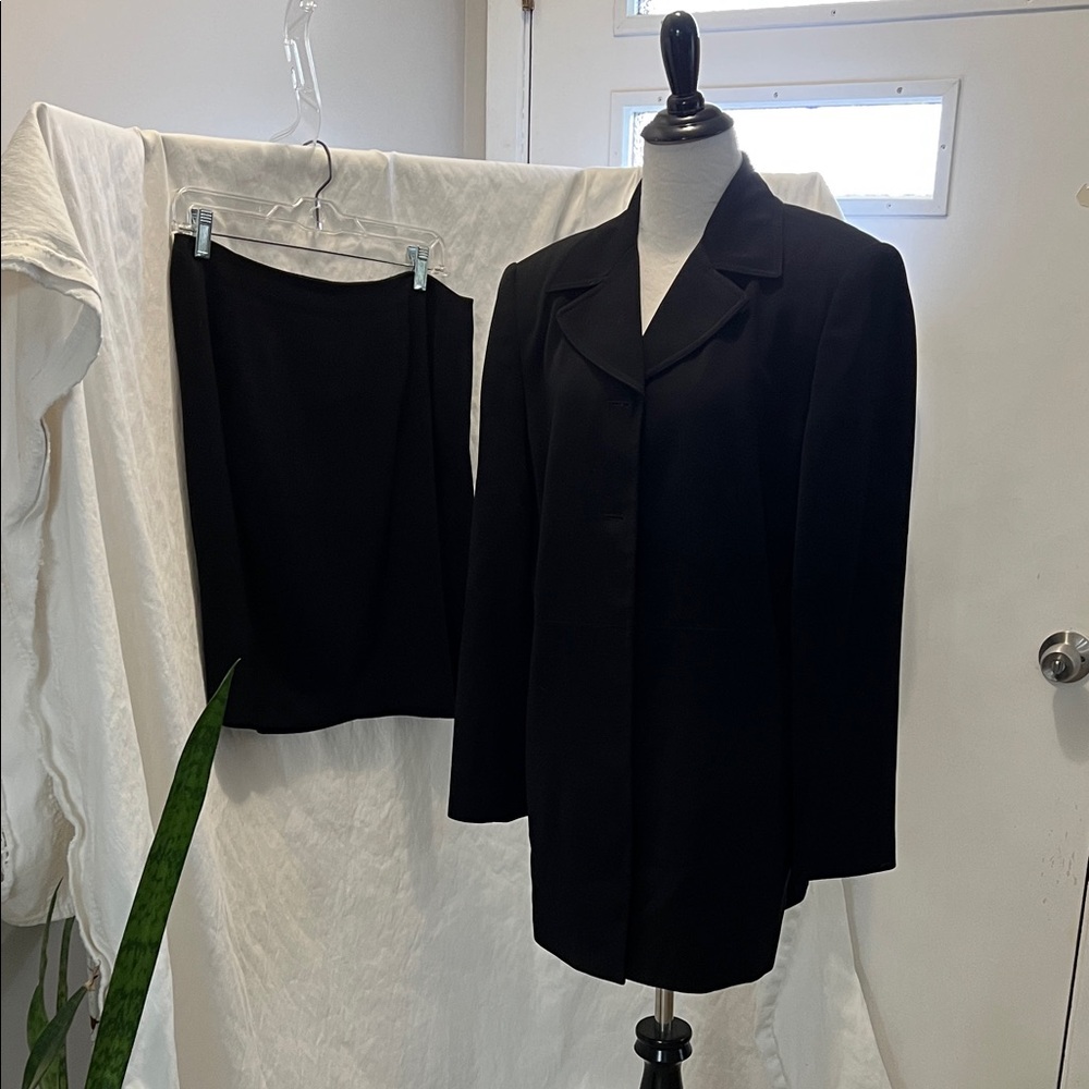 3 button black Women's Blazer skirt suit